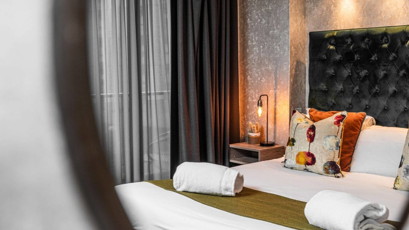 Bedroom Mirror Image